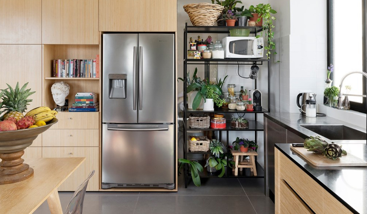 Tủ lạnh là một thiết bị điện tử mà hầu như mỗi gia đình đều có ở trong căn bếp của mình